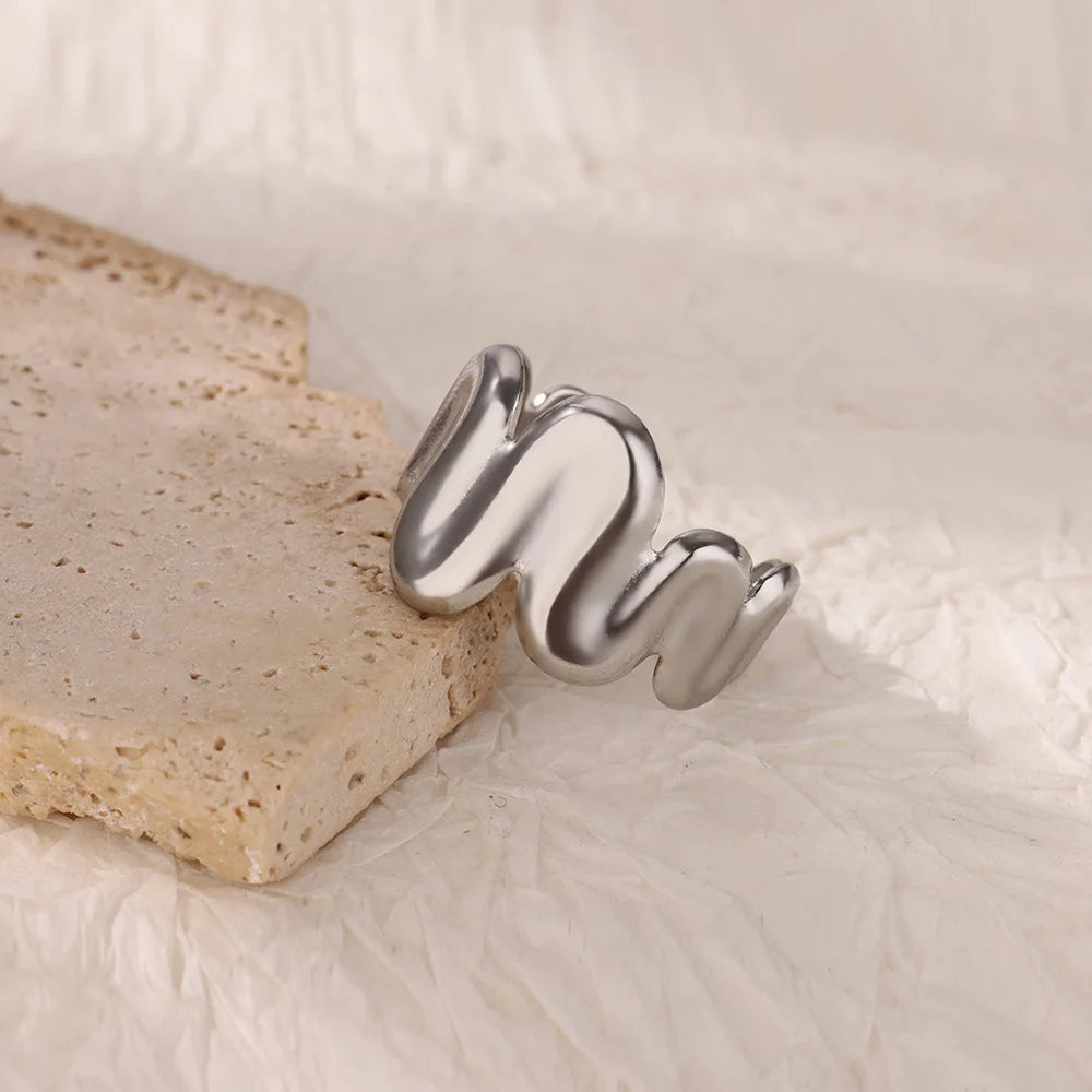 Anillos de acero inoxidable para mujer, anillo geométrico multicapa en color dorado que se abre en el dedo. Novedad en joyería de moda para bodas y fiestas. Resistente al agua.