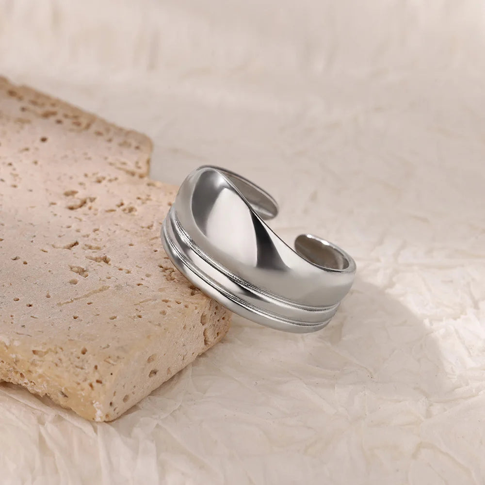 Anillos de acero inoxidable para mujer, anillo geométrico multicapa en color dorado que se abre en el dedo. Novedad en joyería de moda para bodas y fiestas. Resistente al agua.