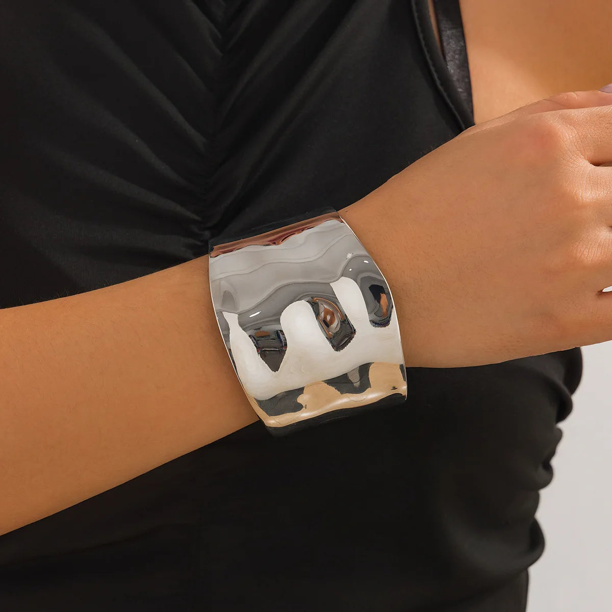 Brazaletes anchos de hip hop punk, pulsera vintage de metal geométrico dorado y plateado con resorte para mujer, joyería gruesa.